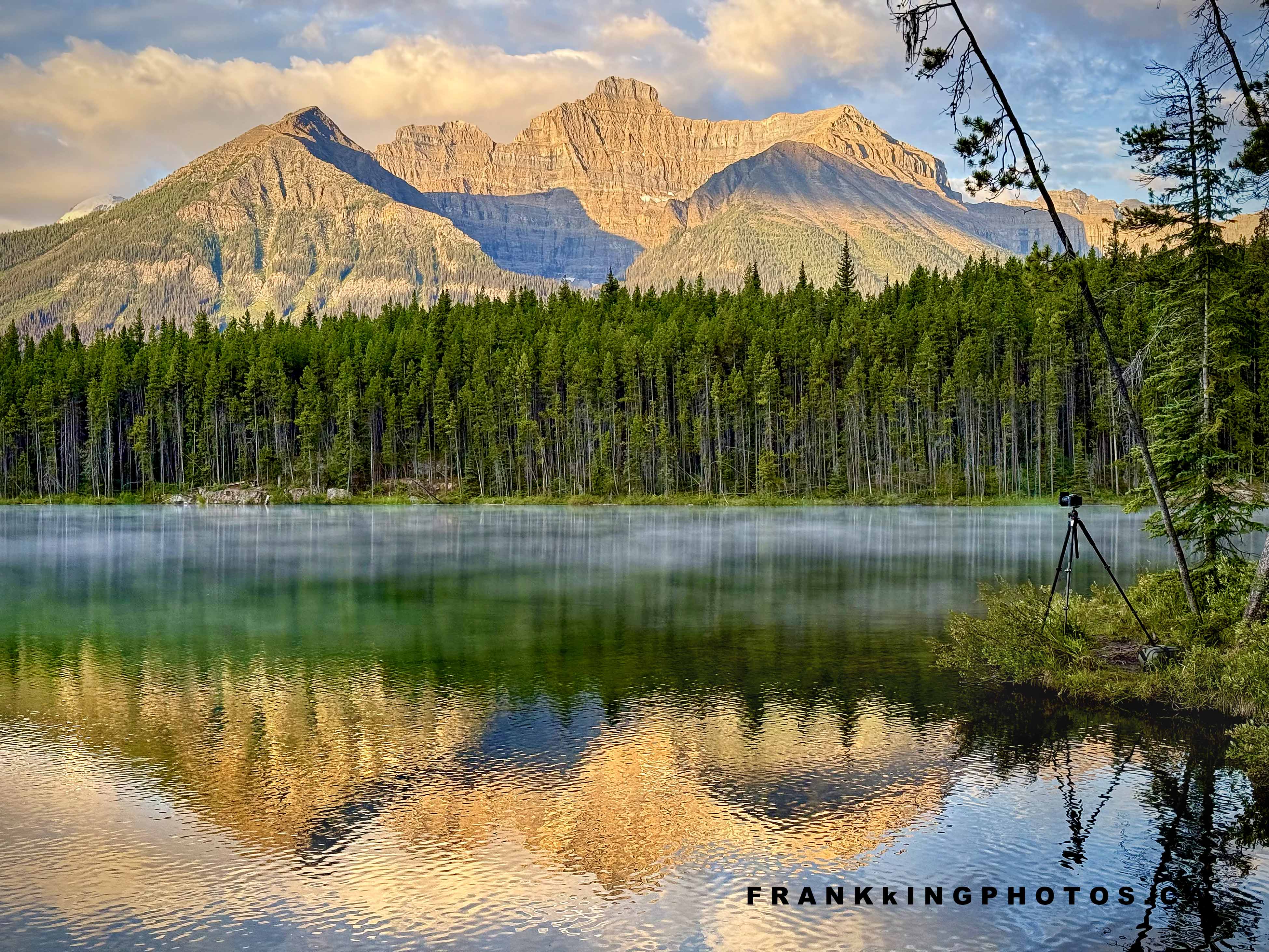 Sunrise photo Herbert Lake Banff Alberts